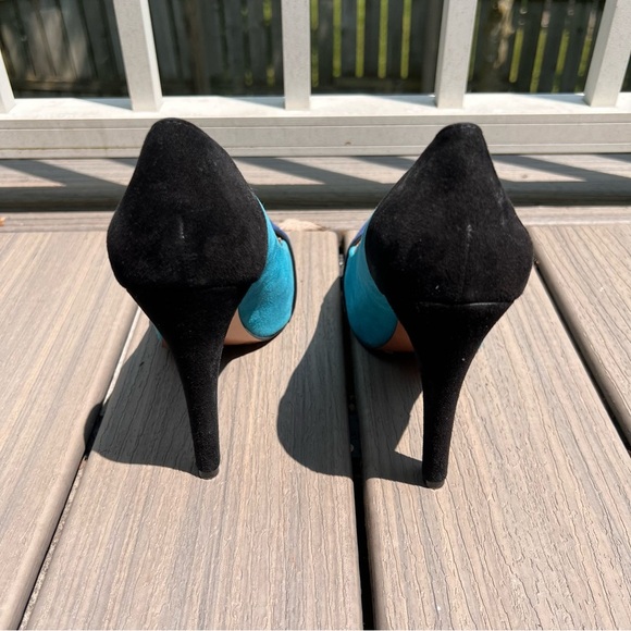 BCBGeneration Elegant Blue and Black Women's Heels - Picture 4 of 11